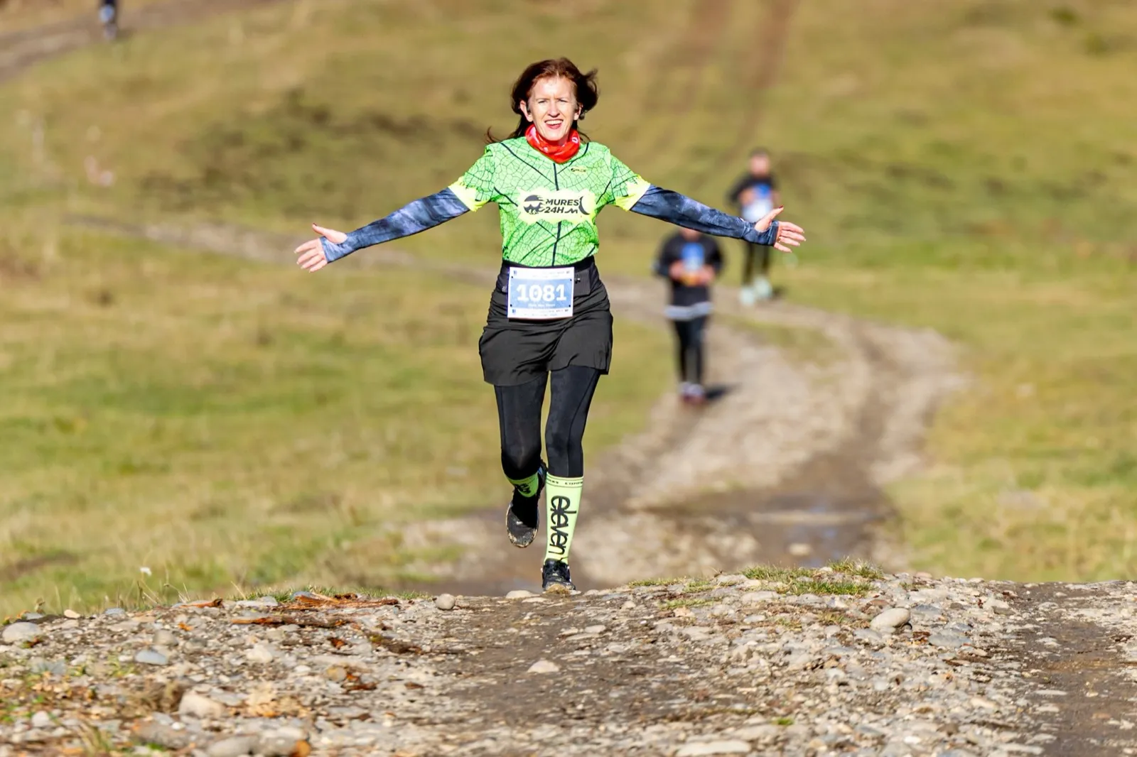 Traversarea pădurii pe traseul de 10K la Monor Trail Run 2025